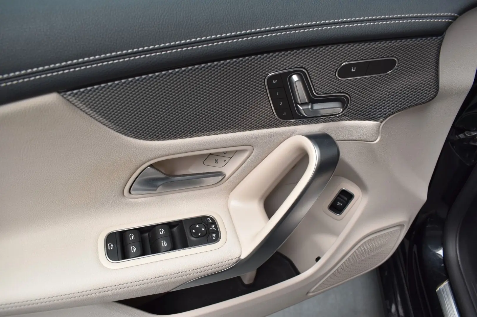 CLA 200*KAMERA*LED*NAVI*LEDER*SHZ*PDC*ALU*SPORT