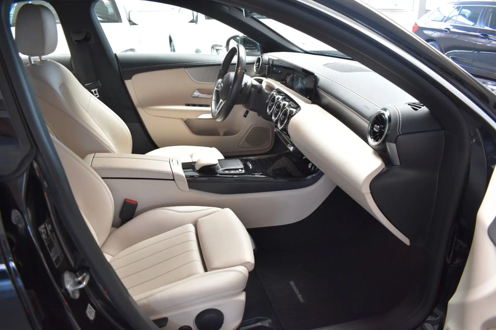 CLA 200*KAMERA*LED*NAVI*LEDER*SHZ*PDC*ALU*SPORT
