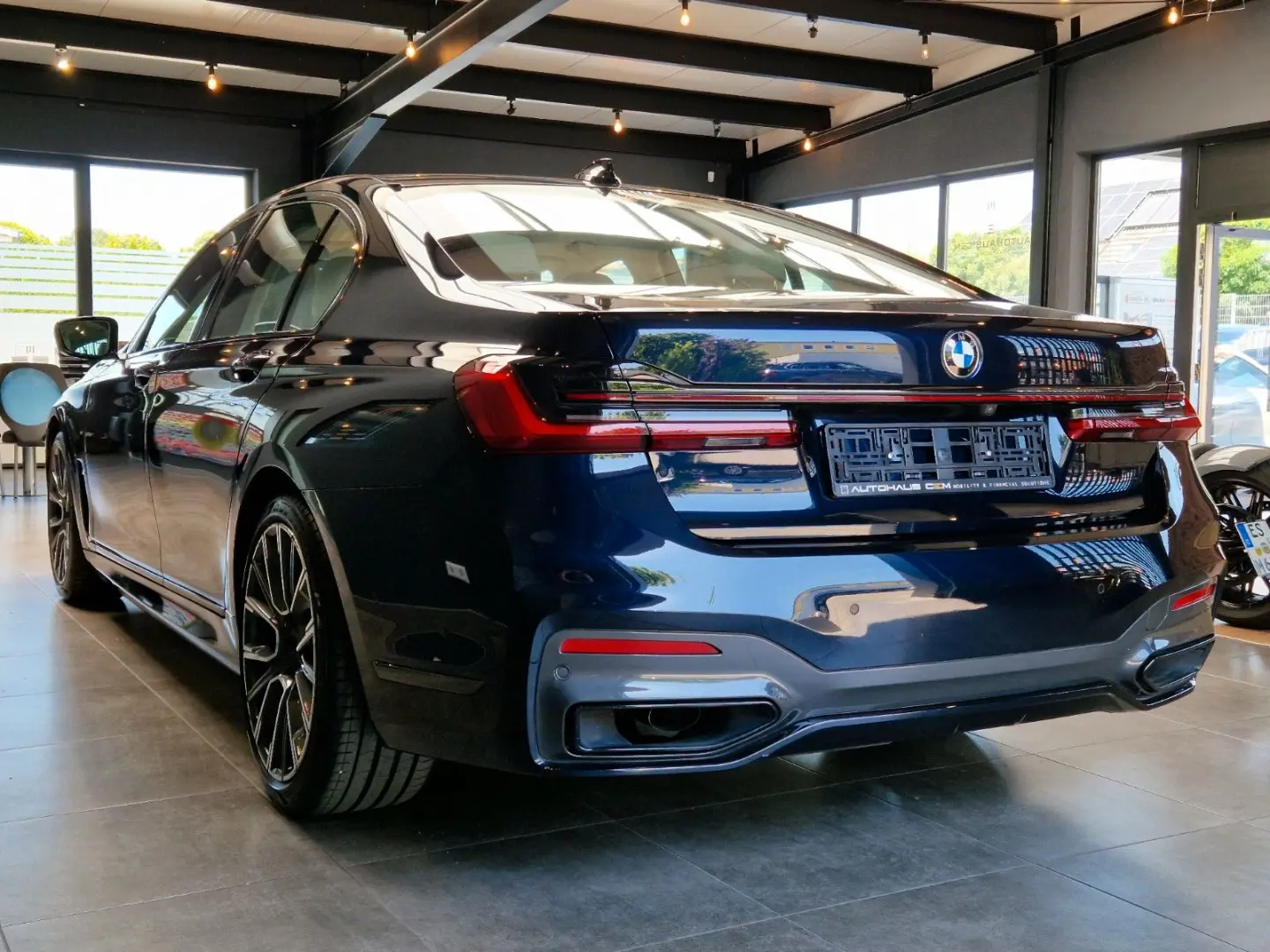 730d M-Sport*LED*Sound*Navi*Head Up*