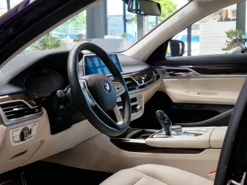 730d M-Sport*LED*Sound*Navi*Head Up*