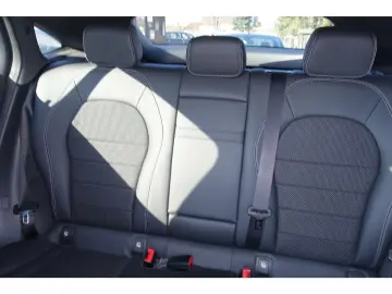 GLC 300 Coupe d 4Matic AHK Pano 19´ Kamera LED B
