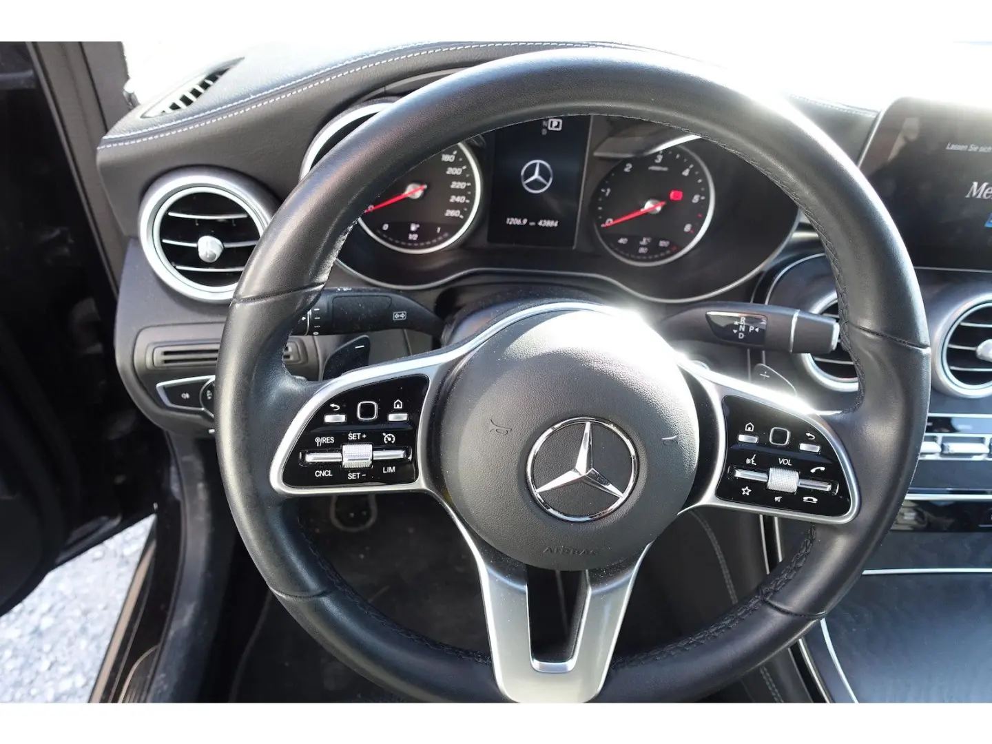 GLC 300 Coupe d 4Matic AHK Pano 19´ Kamera LED B