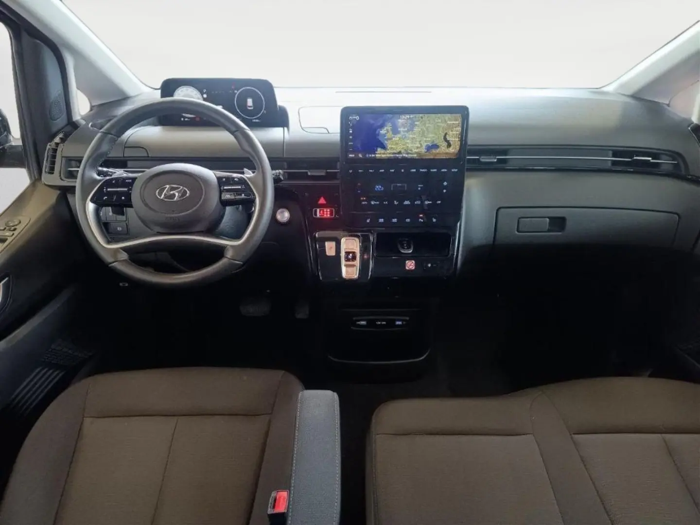 STARIA 9-Sitze 2.2 CRDi AT 2WD TREND Parkpaket N