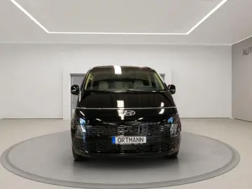 STARIA 9-Sitzer 2.2 Diesel 