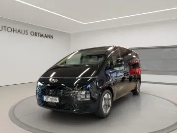 STARIA 9-Sitzer 2.2 Diesel 
