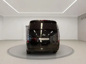 STARIA 9-Sitzer 2.2 Diesel 