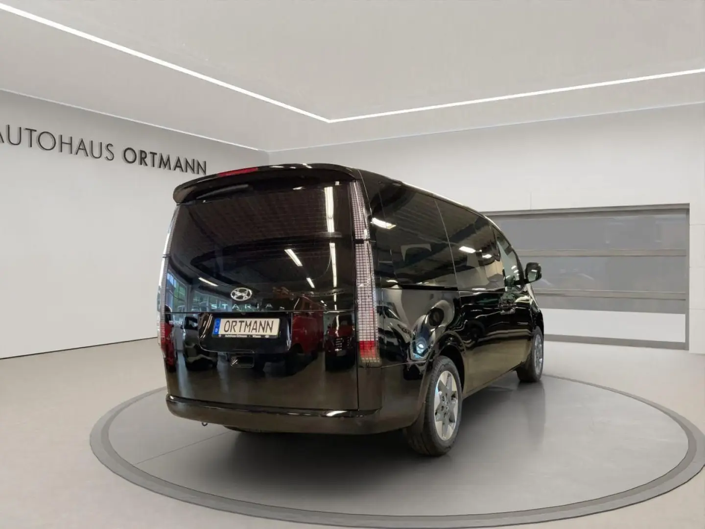 STARIA 9-Sitzer 2.2 Diesel 