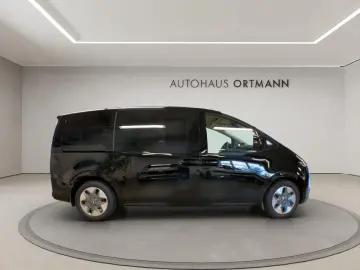 STARIA 9-Sitzer 2.2 Diesel 