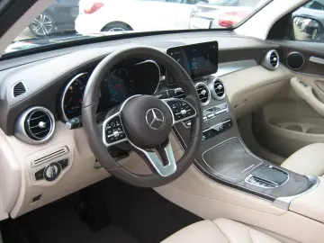 GLC 200 d AMG 4M 9G LED Navi Kamera Pano WideSc.
