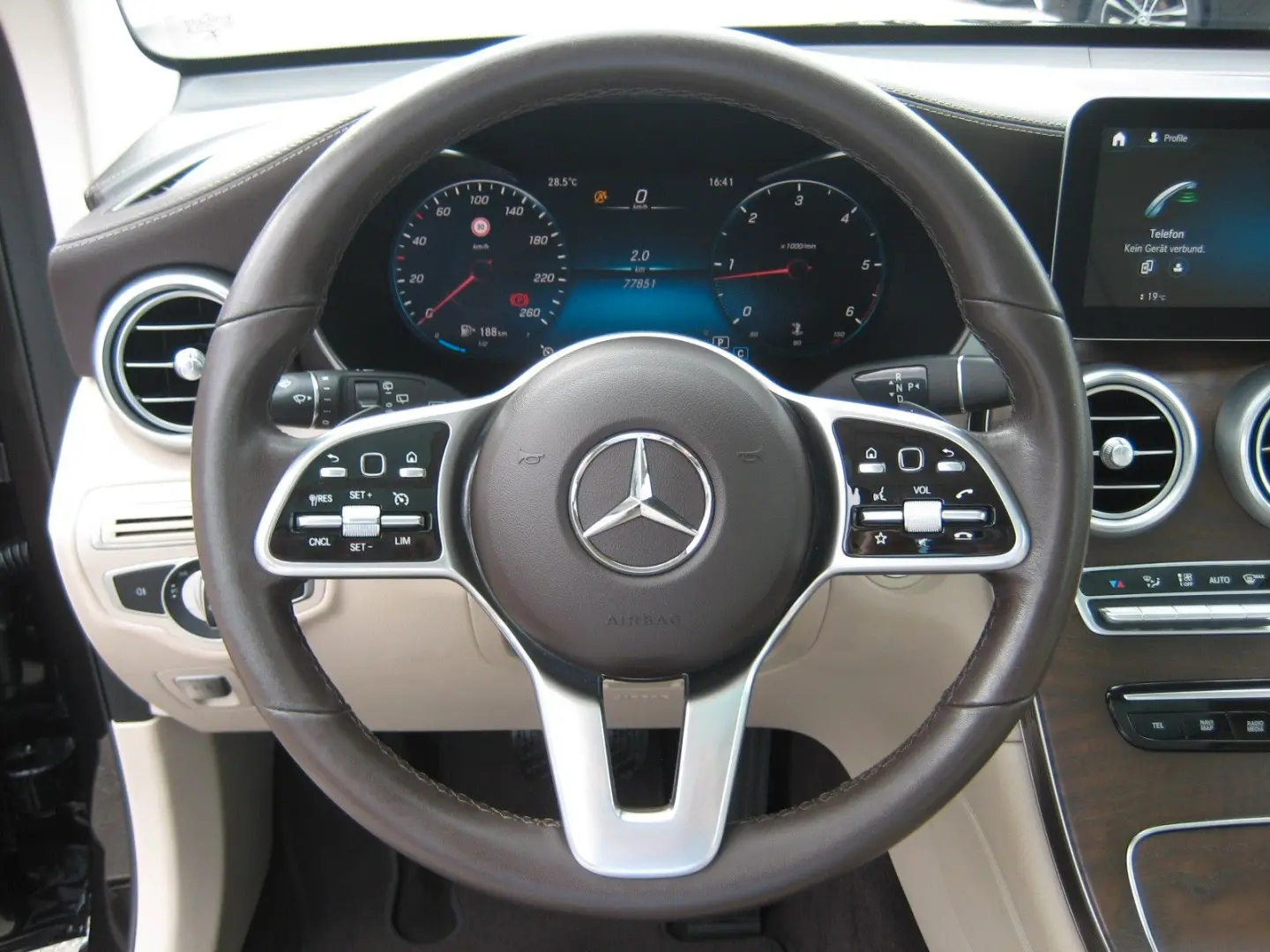 GLC 200 d AMG 4M 9G LED Navi Kamera Pano WideSc.