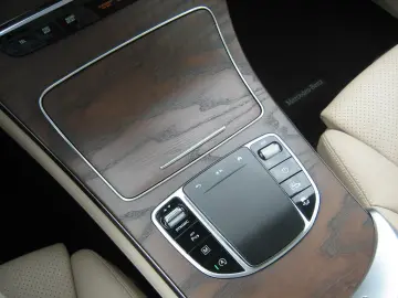 GLC 200 d AMG 4M 9G LED Navi Kamera Pano WideSc.