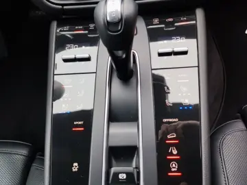 Macan T 