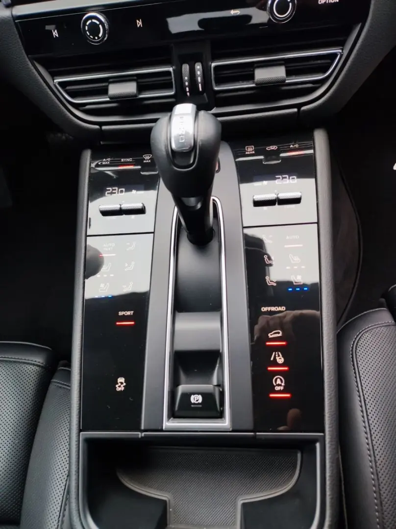 Macan T 