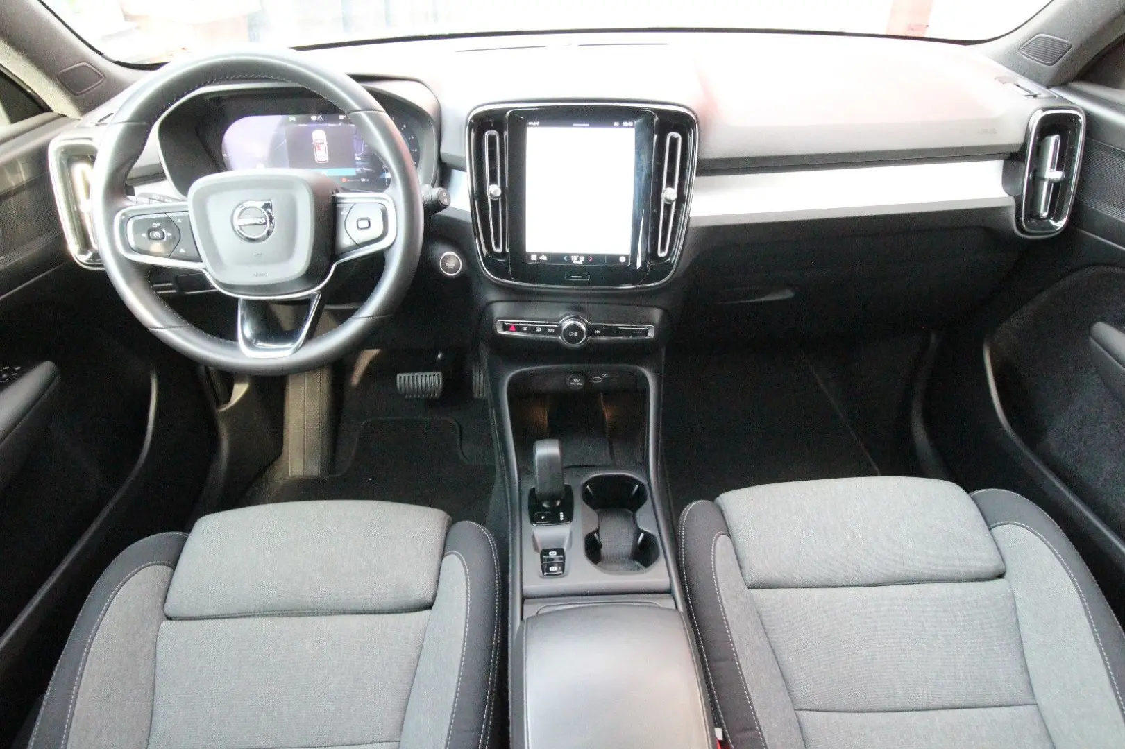 XC40 Core B3~Facelift~DAB~Pilot~uvm~