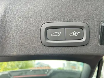 XC40 R Design B4 Navi Leder Digitales Cockpit Me