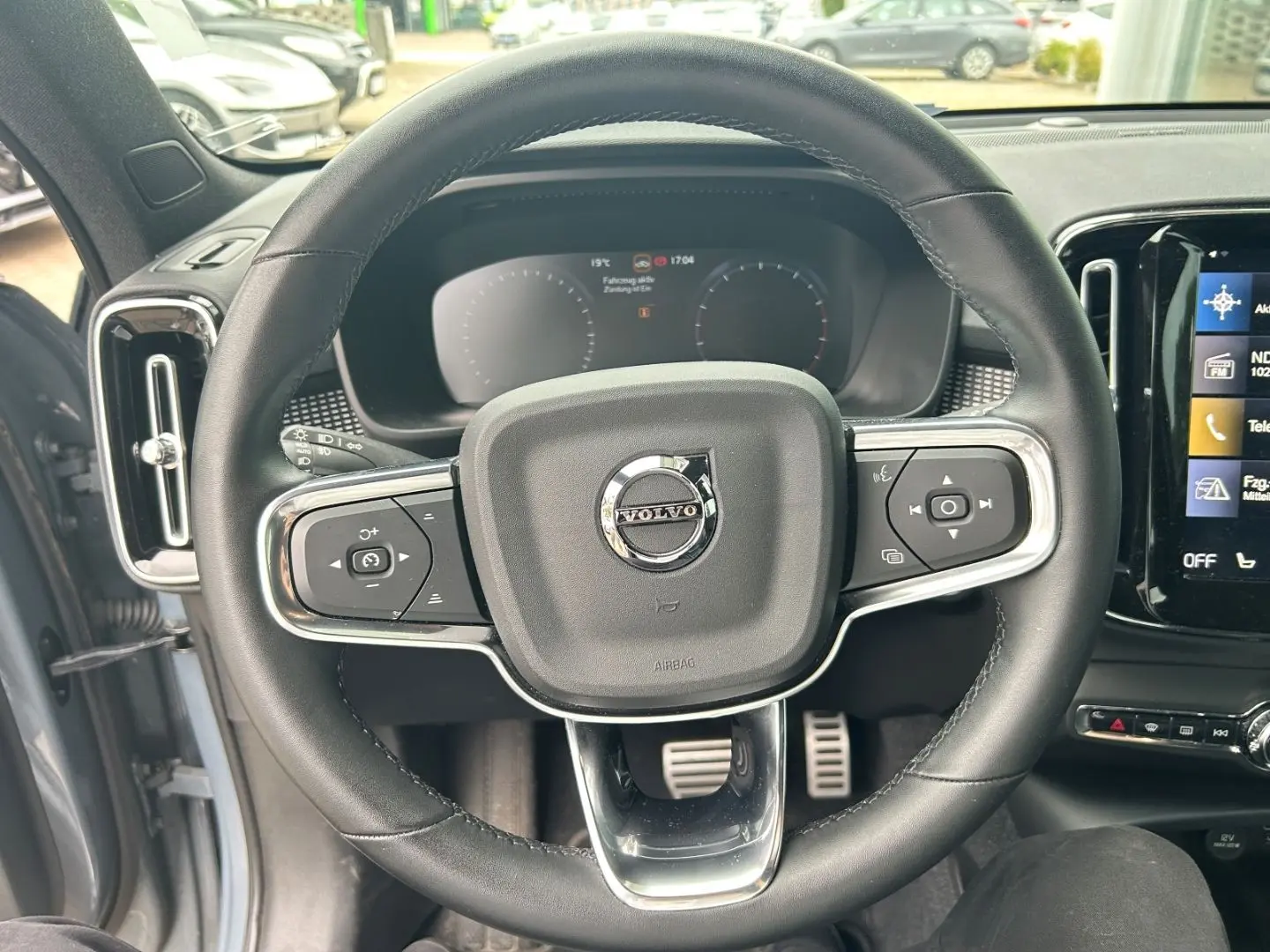 XC40 R Design B4 Navi Leder Digitales Cockpit Me