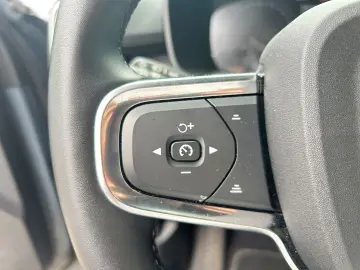 XC40 R Design B4 Navi Leder Digitales Cockpit Me