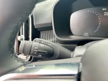 XC40 R Design B4 Navi Leder Digitales Cockpit Me