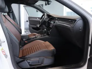 Passat Var 2.0 TDI Elegance *IQ-LIGHT*KAMERA*ACC