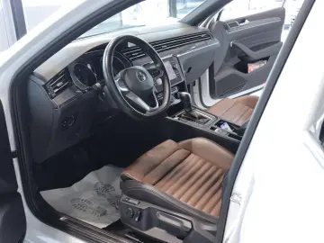 Passat Var 2.0 TDI Elegance *IQ-LIGHT*KAMERA*ACC