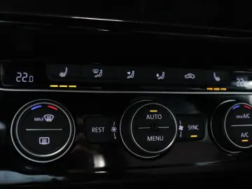 Passat Var 2.0 TDI Elegance *IQ-LIGHT*KAMERA*ACC