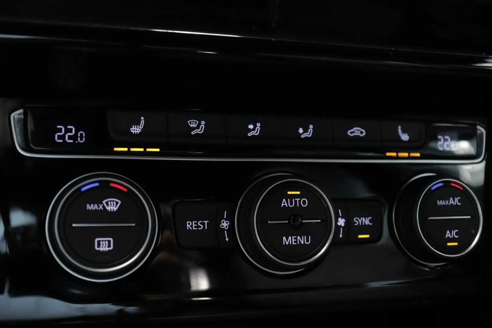 Passat Var 2.0 TDI Elegance *IQ-LIGHT*KAMERA*ACC