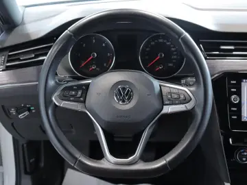 Passat Var 2.0 TDI Elegance *IQ-LIGHT*KAMERA*ACC