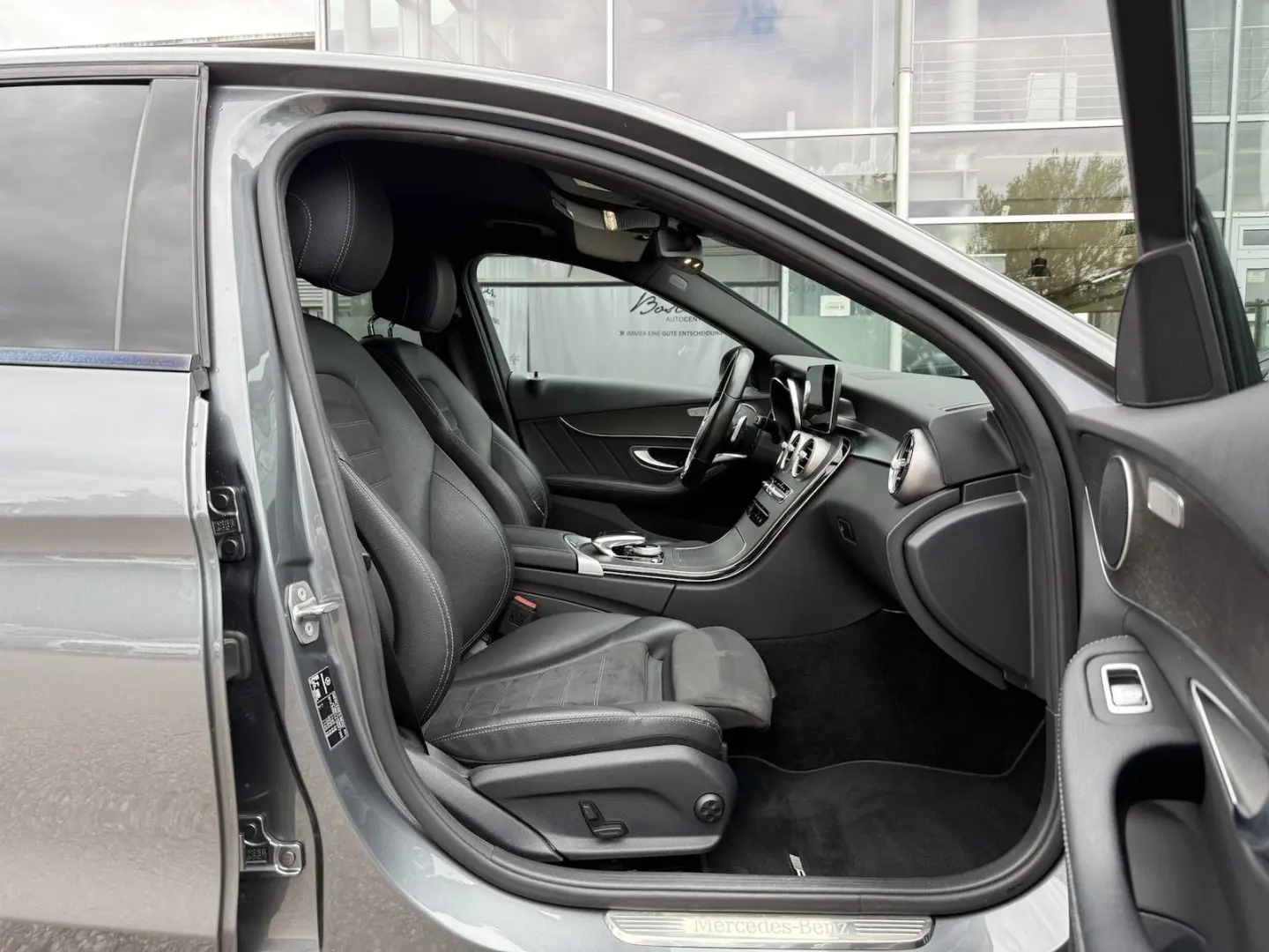 C 220 d AMG/NIGHT/KAMERA/LEDER/NAVI/PDC/1.HAND