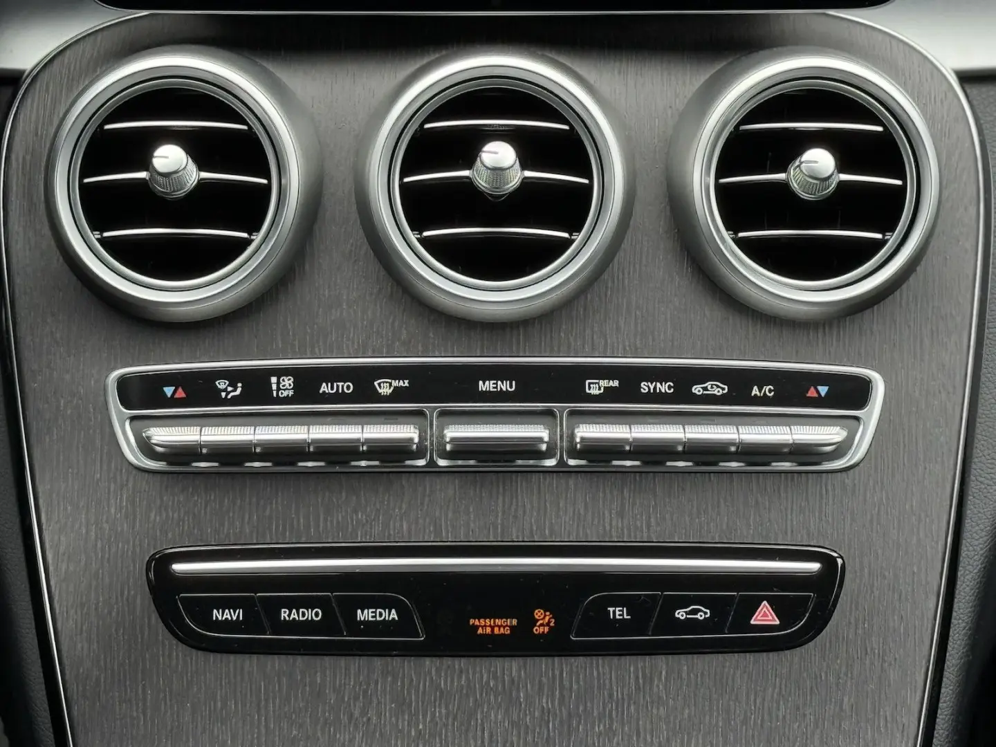 C 220 d AMG/NIGHT/KAMERA/LEDER/NAVI/PDC/1.HAND
