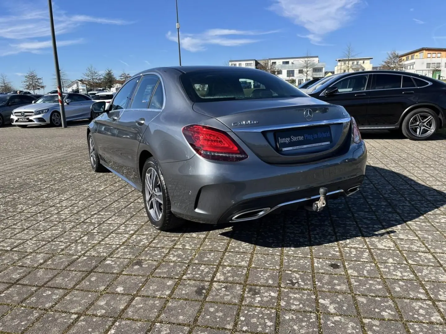 C 300e 4M AMG+DISTRONIC+AHK+KAMERA+AKUSTIKGLAS++
