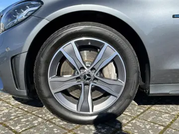 C 300e 4M AMG+DISTRONIC+AHK+KAMERA+AKUSTIKGLAS++