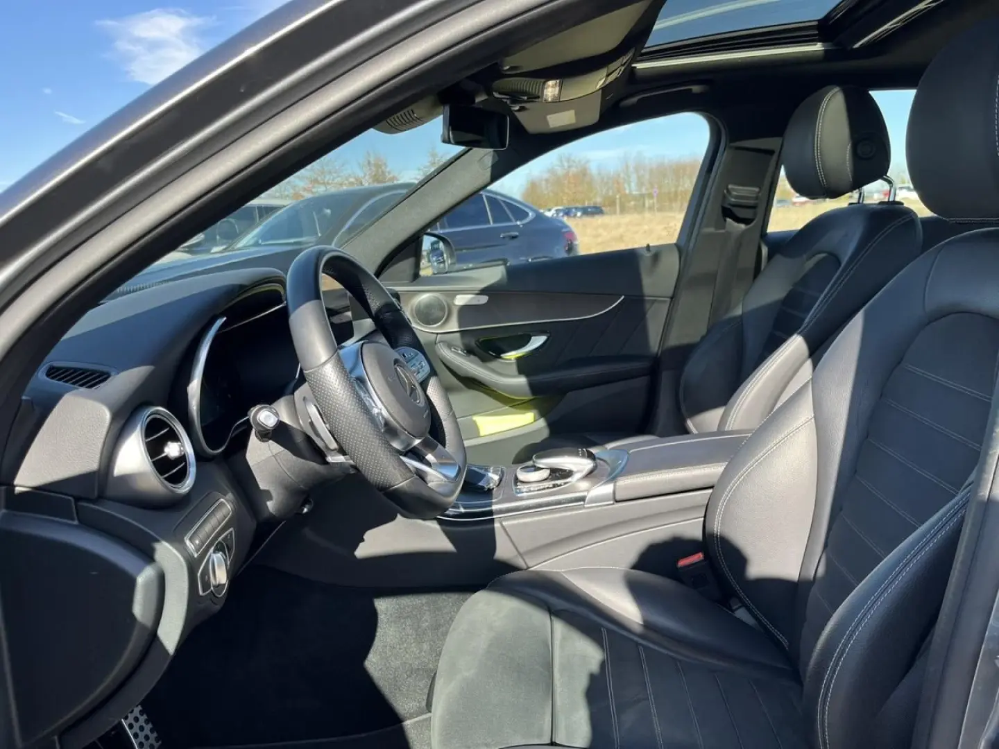 C 300e 4M AMG+DISTRONIC+AHK+KAMERA+AKUSTIKGLAS++