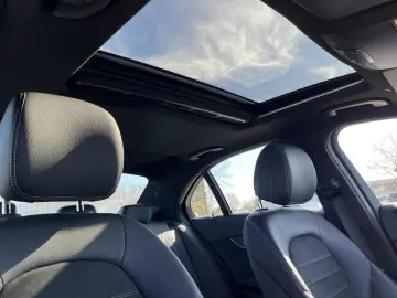 C 300e 4M AMG+DISTRONIC+AHK+KAMERA+AKUSTIKGLAS++
