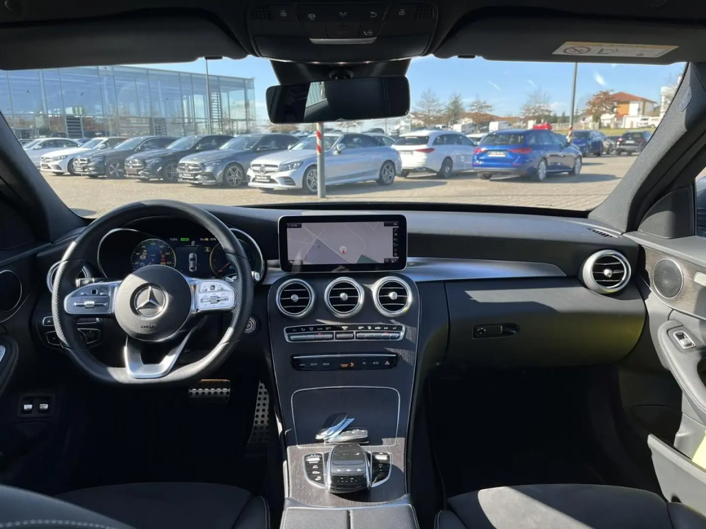 C 300e 4M AMG+DISTRONIC+AHK+KAMERA+AKUSTIKGLAS++