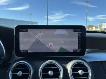 C 300e 4M AMG+DISTRONIC+AHK+KAMERA+AKUSTIKGLAS++