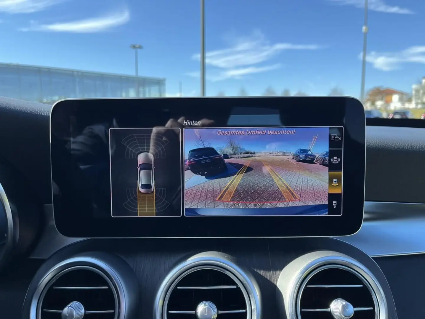 C 300e 4M AMG+DISTRONIC+AHK+KAMERA+AKUSTIKGLAS++
