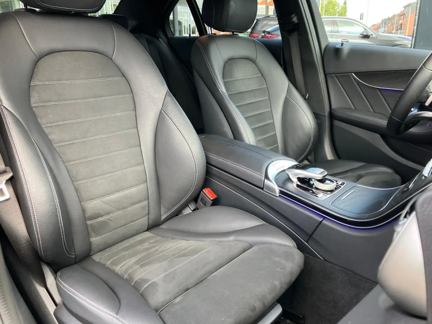C 300 e 4M AMG Night Distronic LED Volldigital