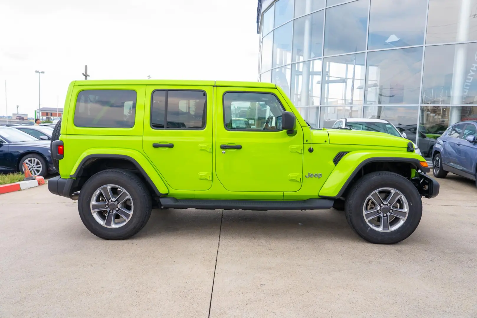 Jeep Wrangler SAHARA 2.0 Turbo 4x4 Automat