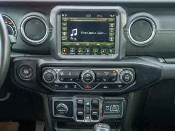 Jeep Wrangler SAHARA 2.0 Turbo 4x4 Automat