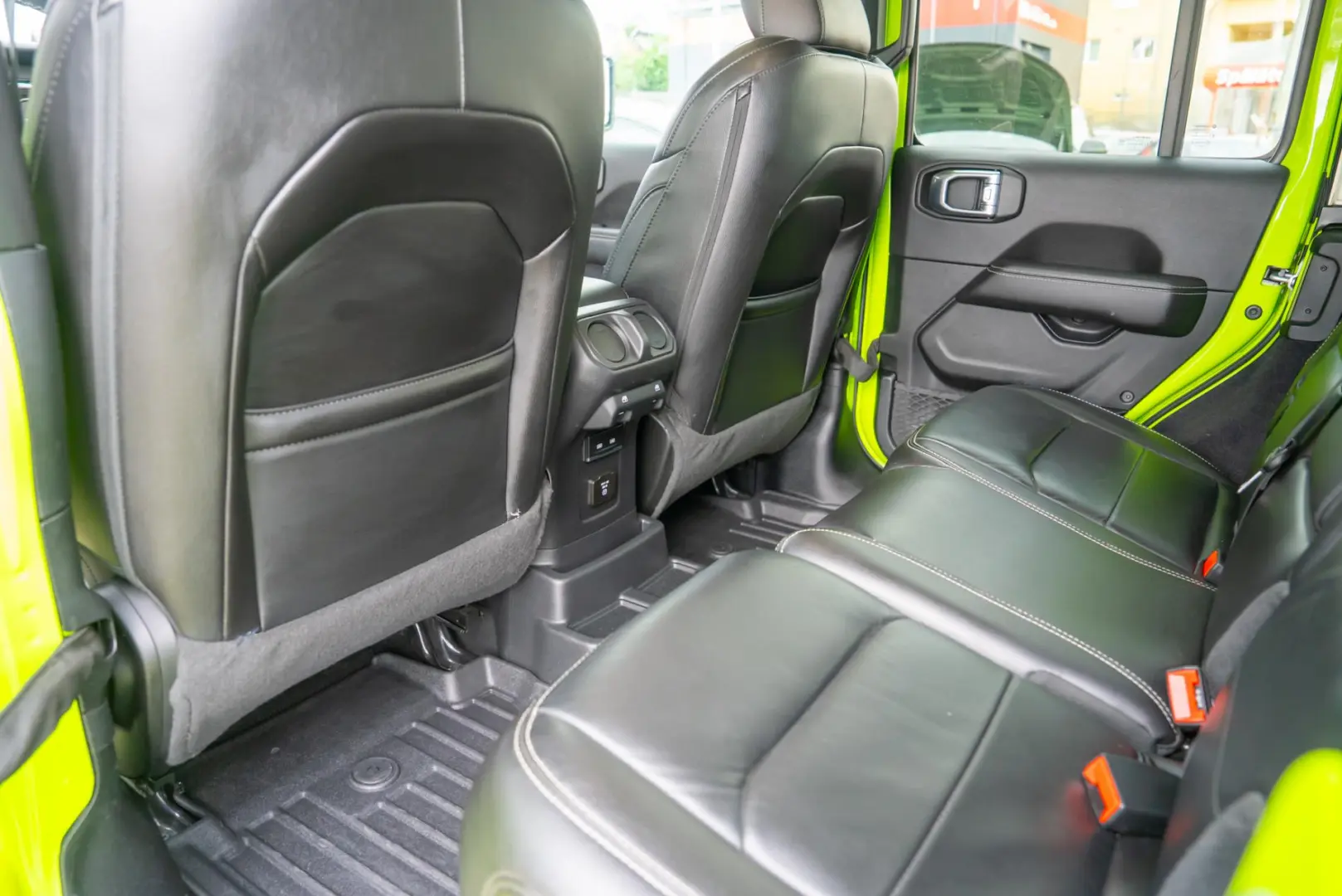 Jeep Wrangler SAHARA 2.0 Turbo 4x4 Automat