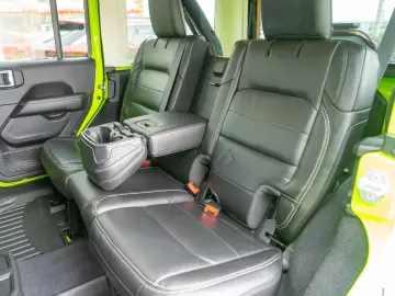 Jeep Wrangler SAHARA 2.0 Turbo 4x4 Automat