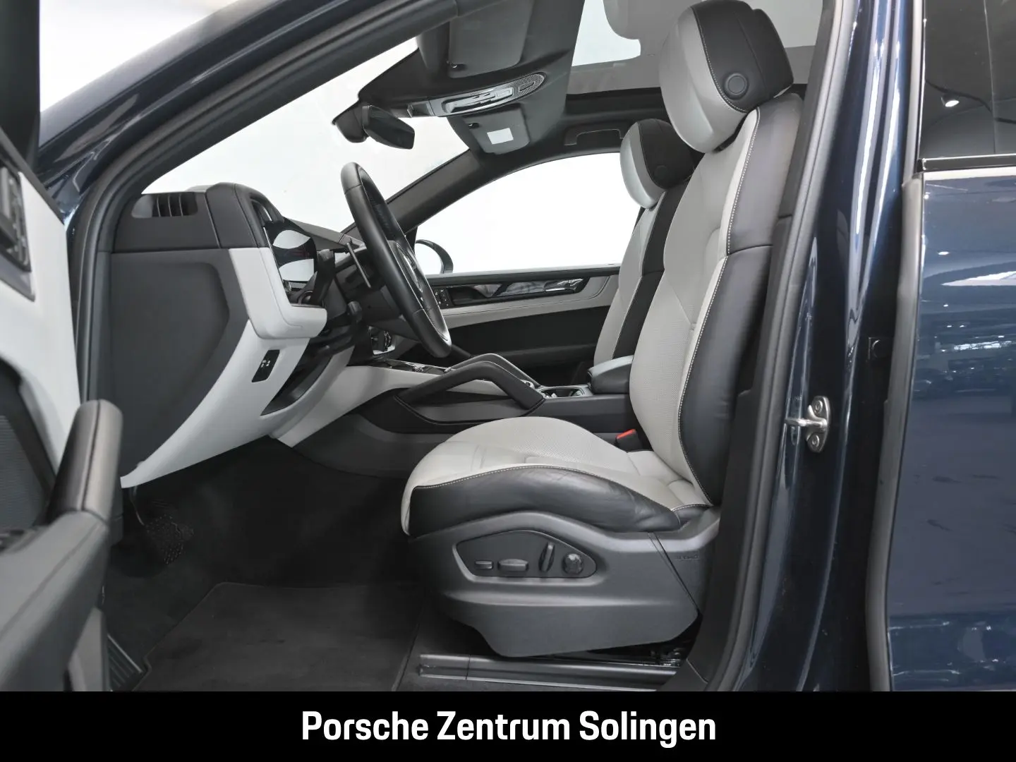 Cayenne E-Hybrid Coupe Beifahrerdisplay BOSE 22'