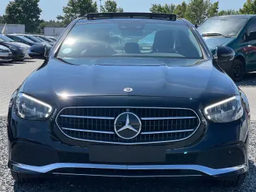 E 220d E-KlasseLim/ShzG/Pano/AHK/E.Sitz/Anbient