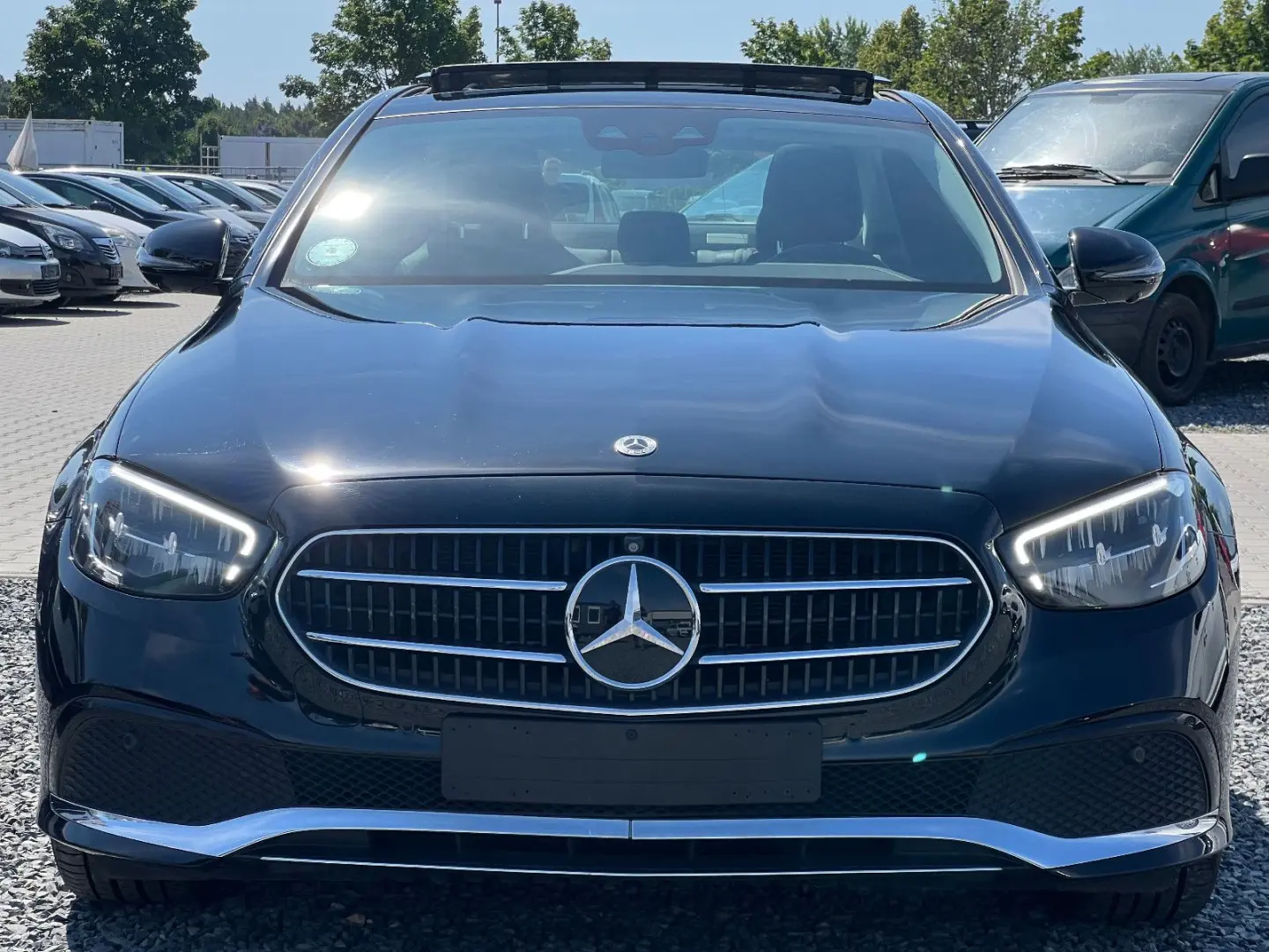 E 220d E-KlasseLim/ShzG/Pano/AHK/E.Sitz/Anbient