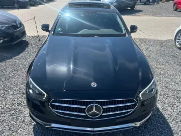 E 220d E-KlasseLim/ShzG/Pano/AHK/E.Sitz/Anbient