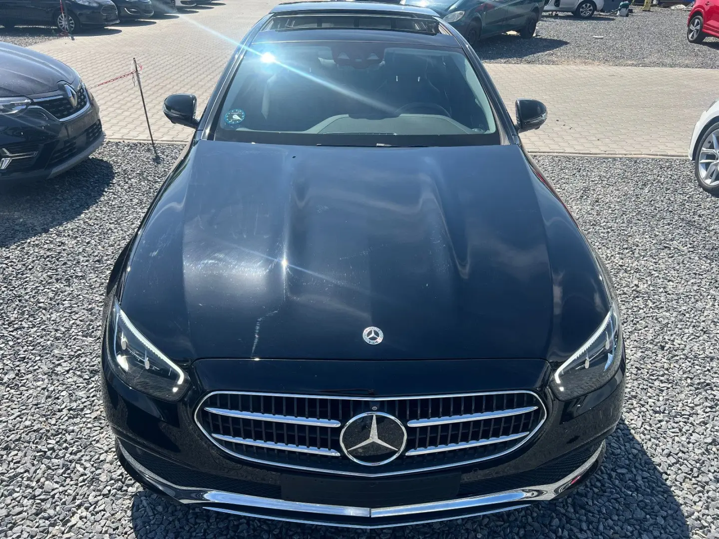 E 220d E-KlasseLim/ShzG/Pano/AHK/E.Sitz/Anbient
