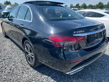 E 220d E-KlasseLim/ShzG/Pano/AHK/E.Sitz/Anbient