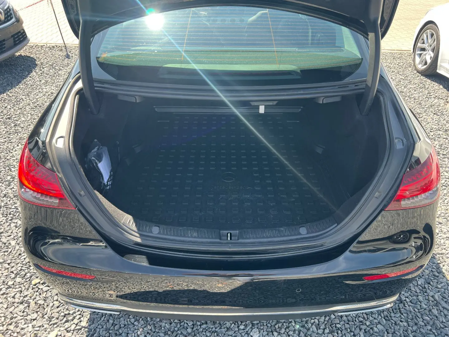 E 220d E-KlasseLim/ShzG/Pano/AHK/E.Sitz/Anbient