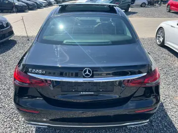 E 220d E-KlasseLim/ShzG/Pano/AHK/E.Sitz/Anbient