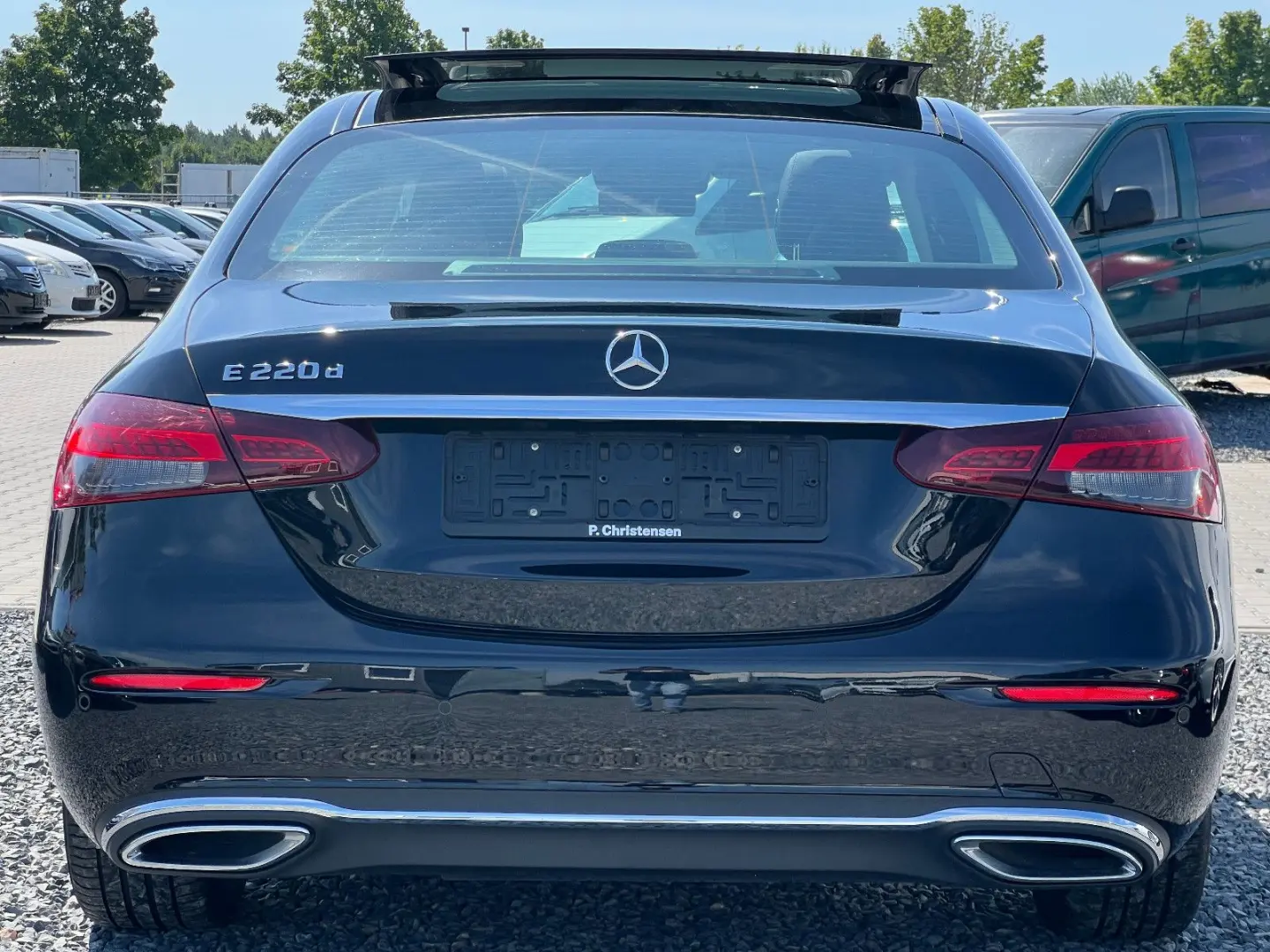 E 220d E-KlasseLim/ShzG/Pano/AHK/E.Sitz/Anbient